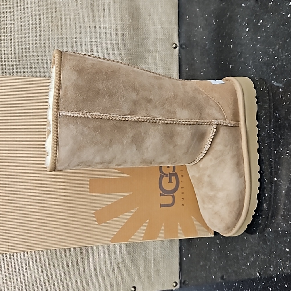 NEW UGG KIDS CLASSIC TALL CHESTNUT